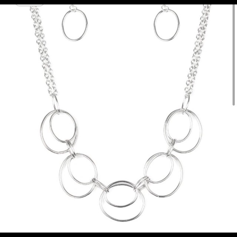 Pay necklace set
